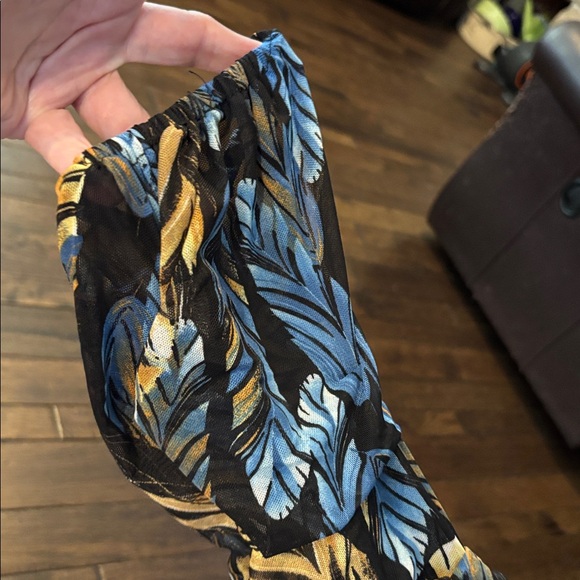 Elegant Blue and Gold Feather Print Med Blouse S391 - Picture 8 of 10